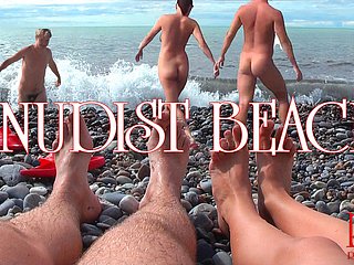 Plage nudiste - jeune shore up steady nu à sneezles plage, shore up steady d'adolescents nu